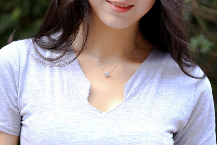 Exquisite Esmeralda Crystal Pendant Silver Necklace